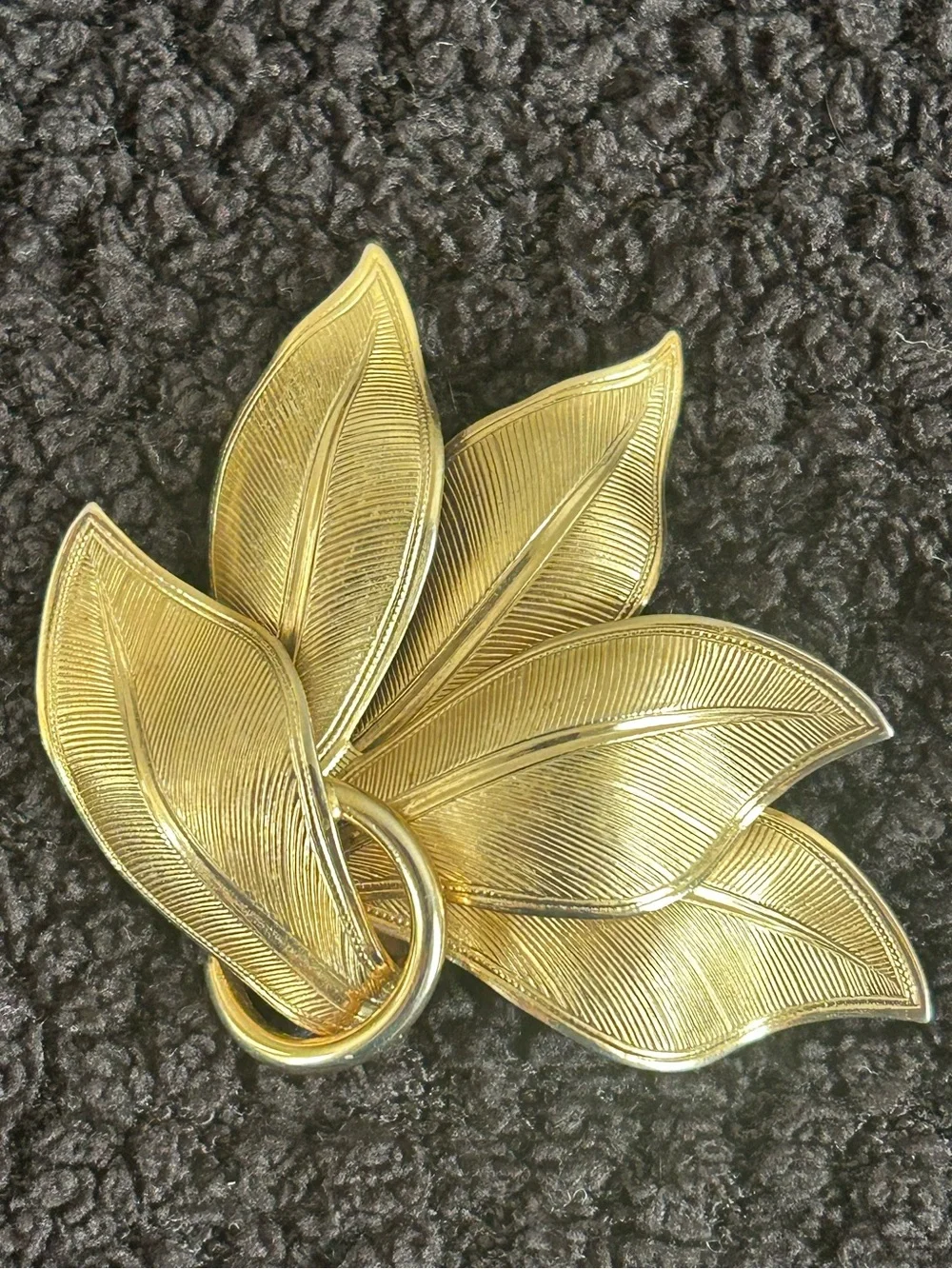 Vintage Coro Gold-Tone Textured Leaf Cluster Brooch Pin - 1940s/1950s